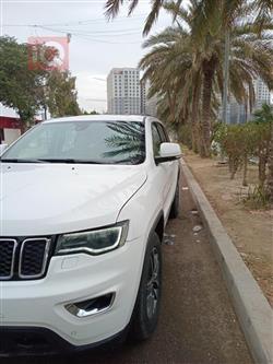 جیپ گراند شیرۆکی
